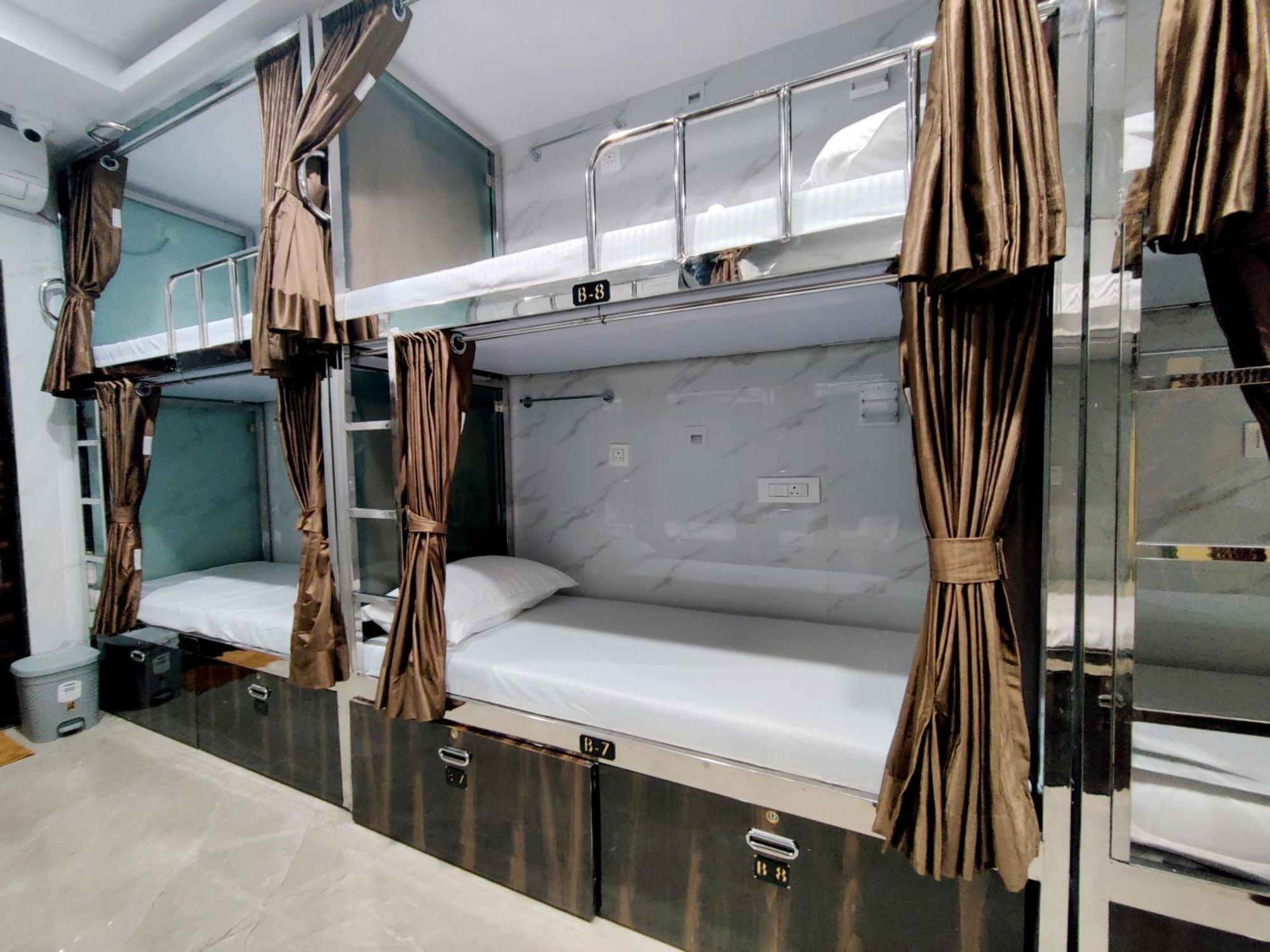 Hotel Comfy Inn Мумбаи Экстерьер фото