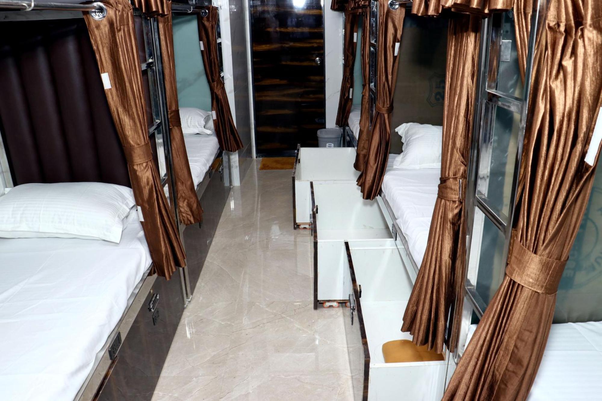 Hotel Comfy Inn Мумбаи Экстерьер фото